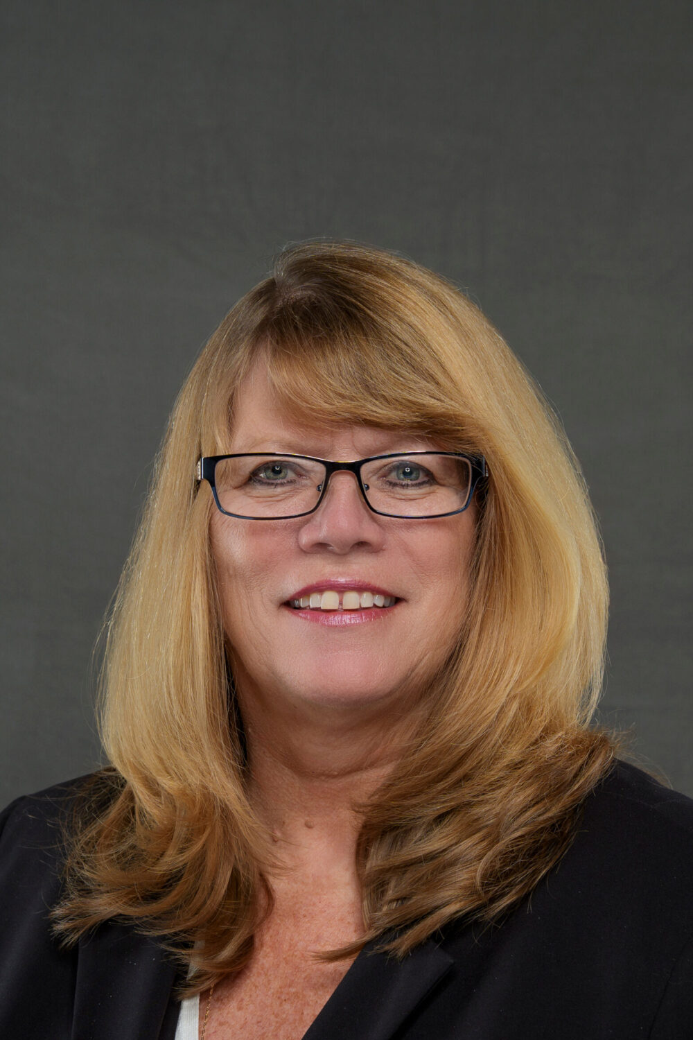 Headshot photograph of Elizabeth Billhimer, an attorney with full-service law firm Matthews & Matthews in Destin, Florida.