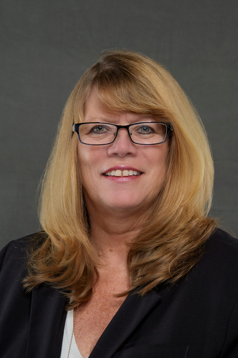 Headshot photograph of Elizabeth Billhimer, an attorney with full-service law firm Matthews & Matthews in Destin, Florida.